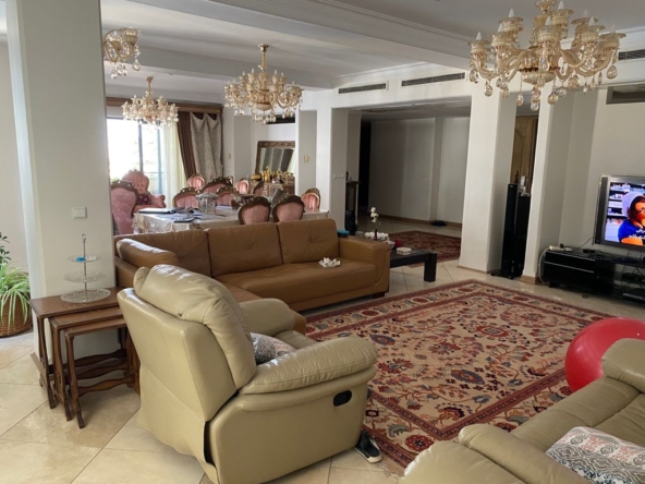 اجاره و رهن آپارتمان زعفرانیه 320  متر شیک