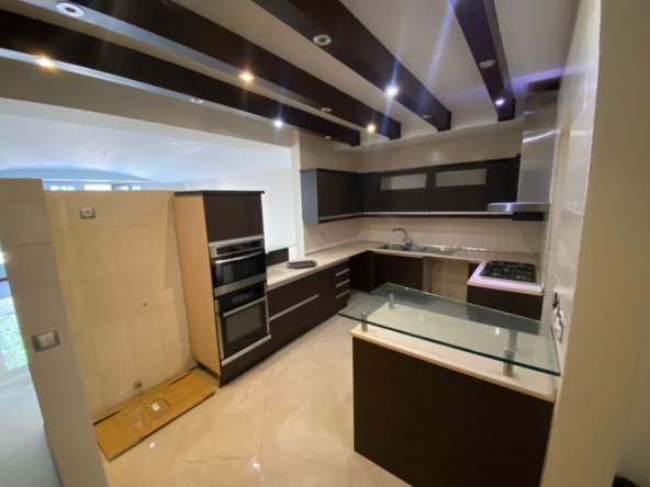 اجاره و رهن آپارتمان فرشته 162 متر شیک